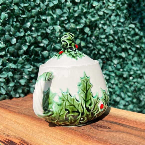 Vintage ceramic Christmas holly sugar bowl. Christmas home decor - Picture 5 of 12